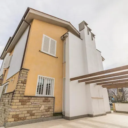 Villa Luminosa Ed Elegante A Sutri